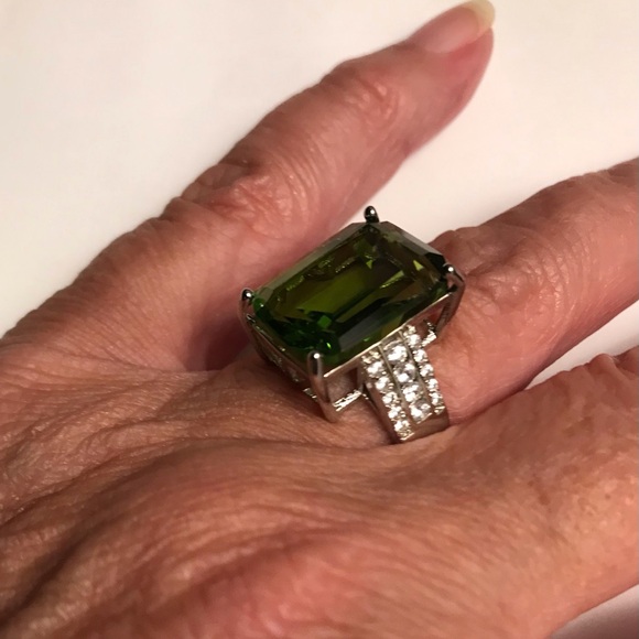 Peridot Stamped 925 Sterling Silver Ring - Picture 6 of 7
